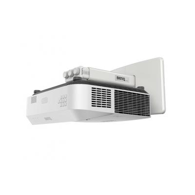 LW890UST Projector